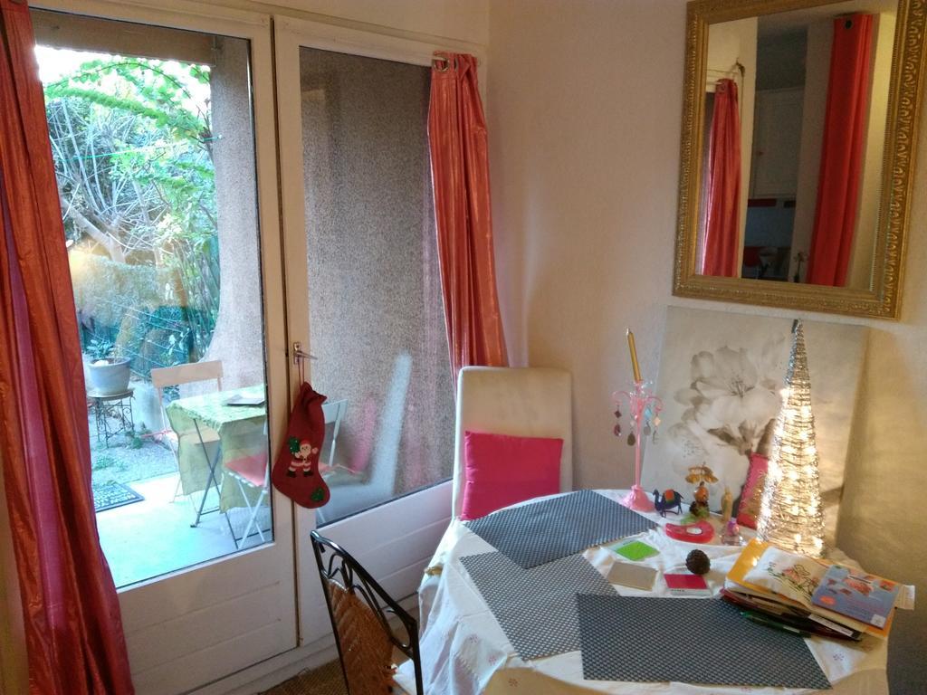 Joli Studio Avec Jardinet Αβινιόν Εξωτερικό φωτογραφία